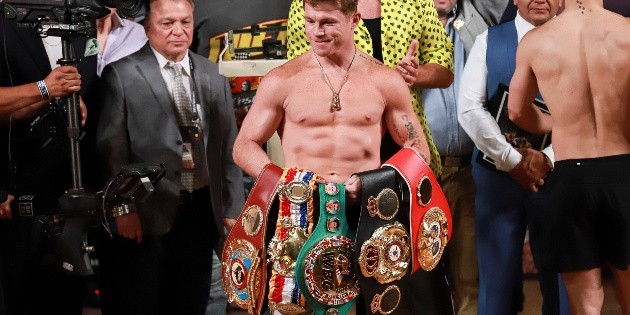 How much money will Canelo Alvarez make per fight with Jermell Charlo?