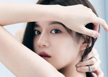 To have the beauty that thousands of people will love, Go Yoon Jung followed these 3 methods