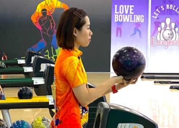 Nguyen Thuy Uyen won gold medal at the national club bowling championship