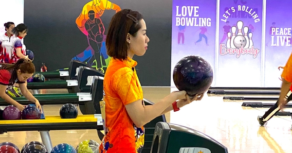 Nguyen Thuy Uyen won gold medal at the national club bowling championship